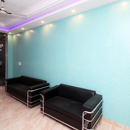 Oyo 25130 Hotel Royal Inn Νέο Δελχί Εξωτερικό φωτογραφία