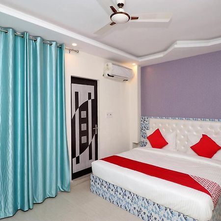 Oyo 25130 Hotel Royal Inn Νέο Δελχί Εξωτερικό φωτογραφία