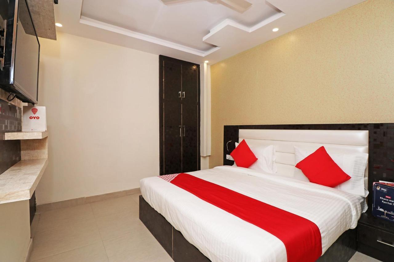 Oyo 25130 Hotel Royal Inn Νέο Δελχί Εξωτερικό φωτογραφία