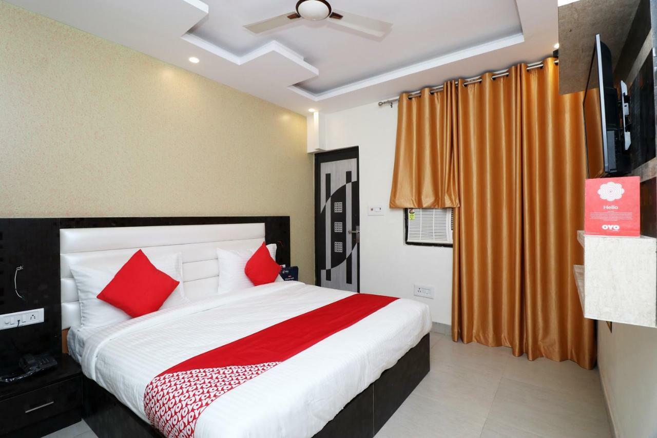 Oyo 25130 Hotel Royal Inn Νέο Δελχί Εξωτερικό φωτογραφία